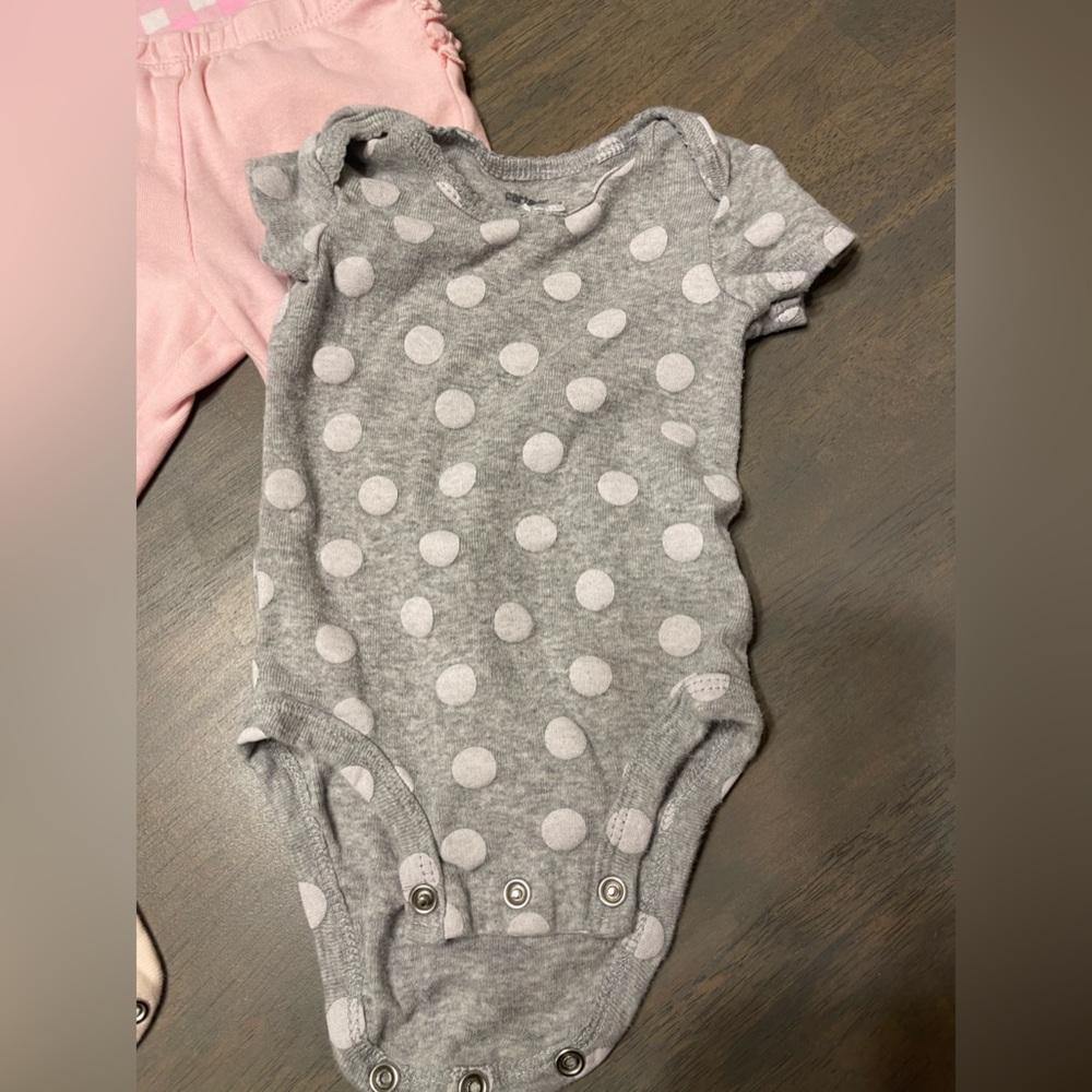 🤱🏼 Infant Girls Bundle | Size 0-3 months - Picture 15 of 15